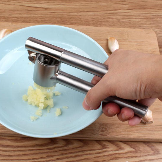 Presse ail en inox assiette bleu